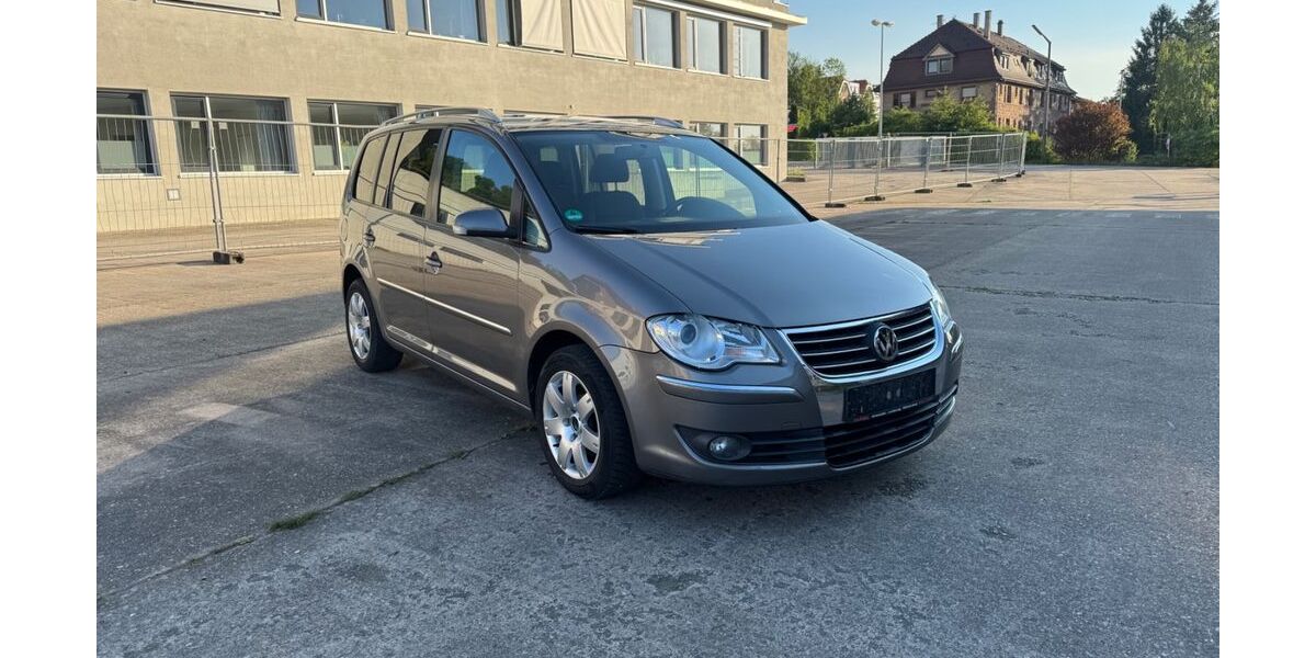 VW Touran 183.000 km 4.399 &euro; Mühlacker 75417