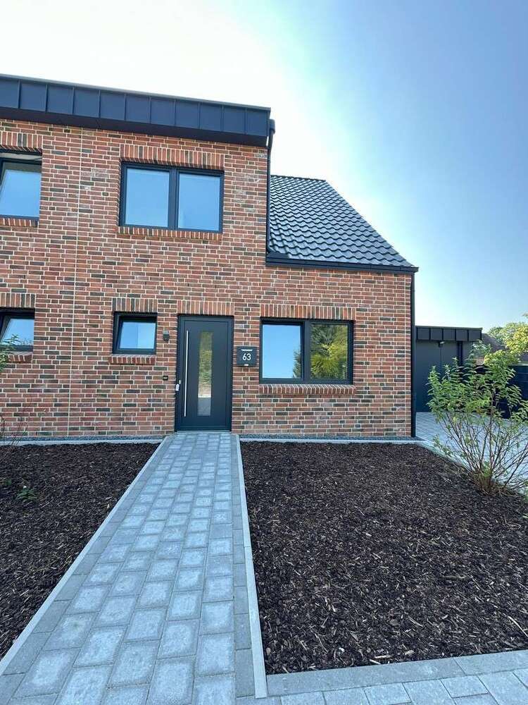 Haus zum Mieten in Neumünster 1.750 € 130 m²