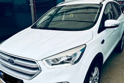 Ford Kuga 107.000 km 11.600 &euro; Hünxe 46569