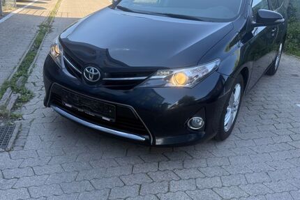 Toyota Auris 229.228 km 4.990 &euro; München 81243