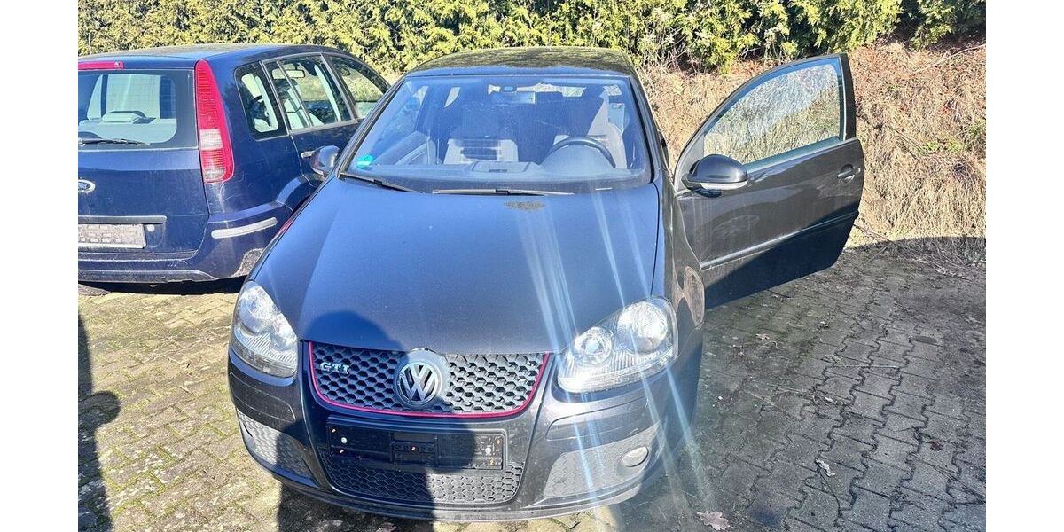 VW Golf 219.000 km 4.500 &euro; lübeck 23568