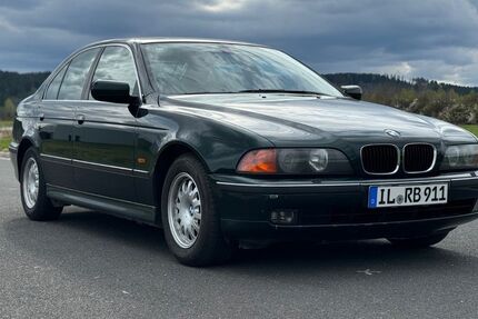 BMW 523 242.000 km 2.400 &euro; Geratal 99331