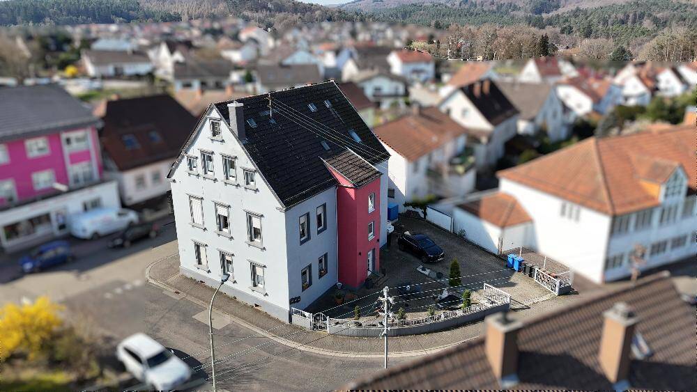 Mehrfamilienhaus, Wohnhaus Lemberg - 9 Zimmer, 320 m&sup2;, 259.000&euro; | Angebot:26346382