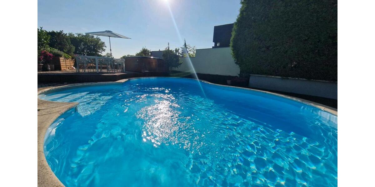 Villa Friedberg - 9 Zimmer, 350 m&sup2;, 8.750&euro; | Angebot:26383341