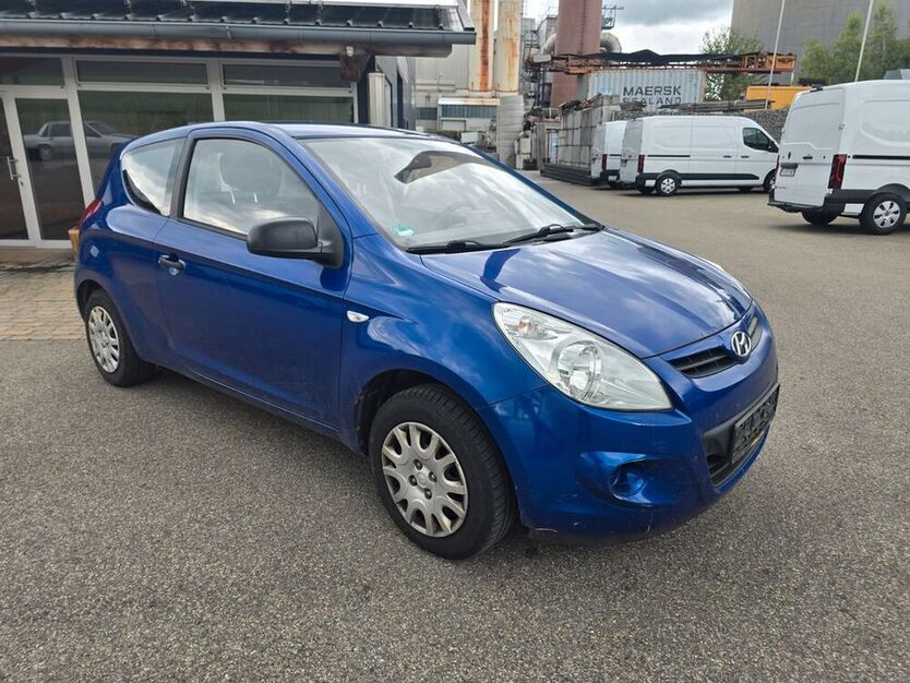 i20