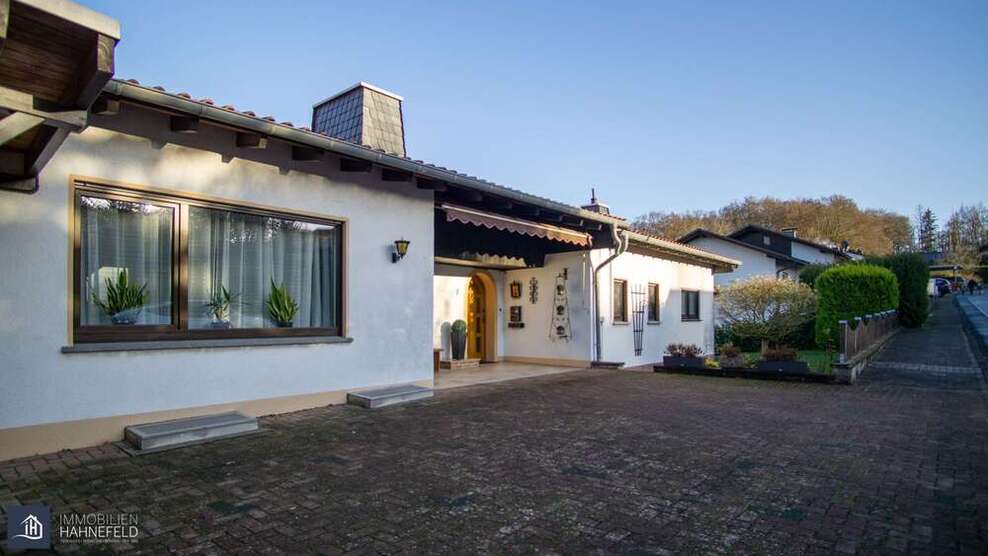 Haus zum Kaufen in Bilkheim 380.000 € 234.61 m²