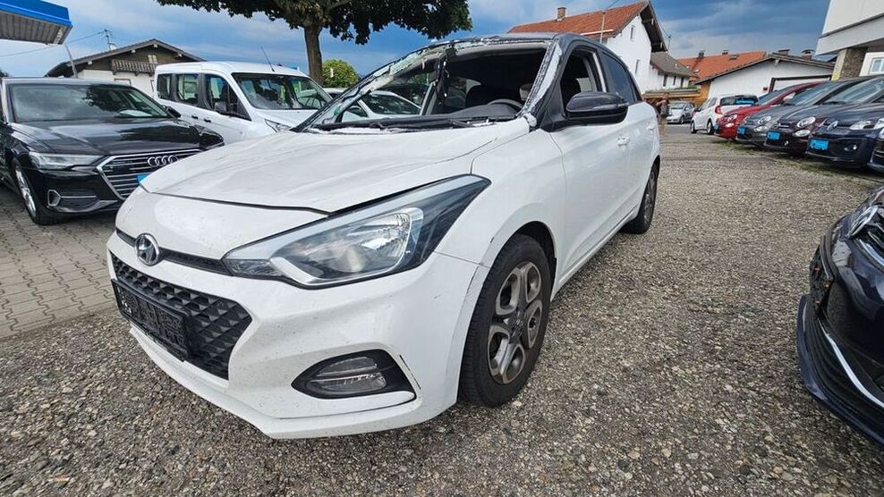 i20