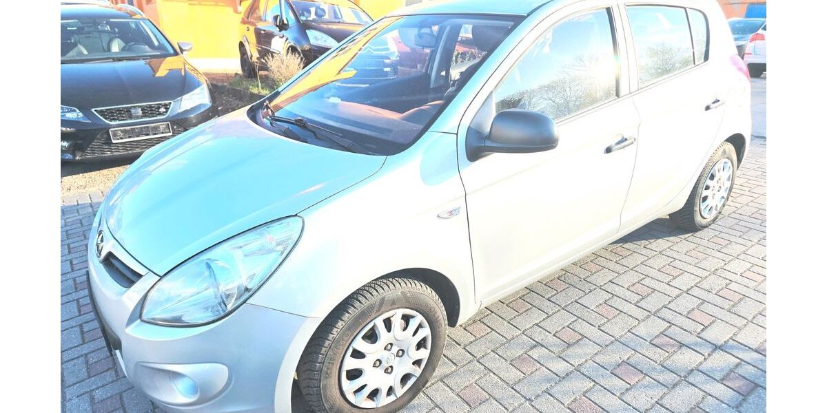 Hyundai i20 98.500 km 1.890 &euro; Chemnitz 09114