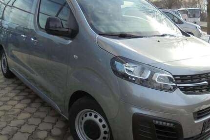Opel Vivaro 50.500 km 31.490 &euro; Petting 83367