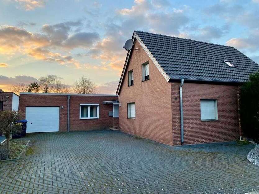 Haus zum Kaufen in Mönchengladbach 329.500 € 94 m²