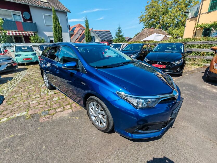 Toyota Auris Touring Sports 88.200 km 14.600 € Sommerach 97334