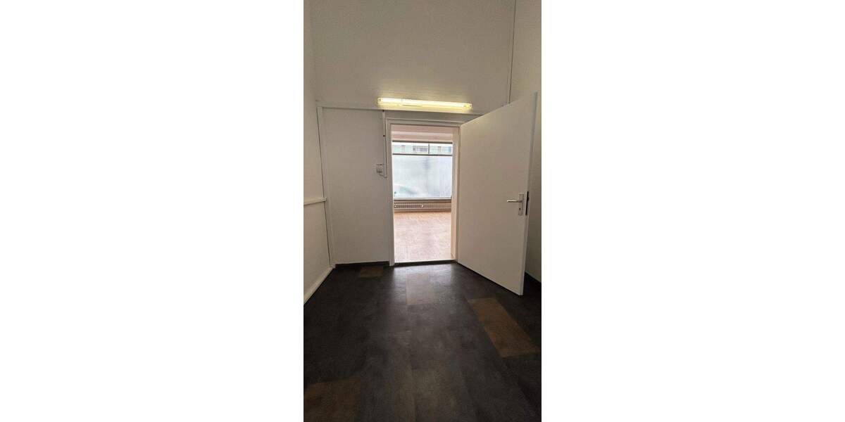 Gelegenh.z.Jahresende!!Attr.vielseitig nutzb.LadenlokalBüro m. gr.Schaufenster Top-Lage Hochz.-Süd zimmer