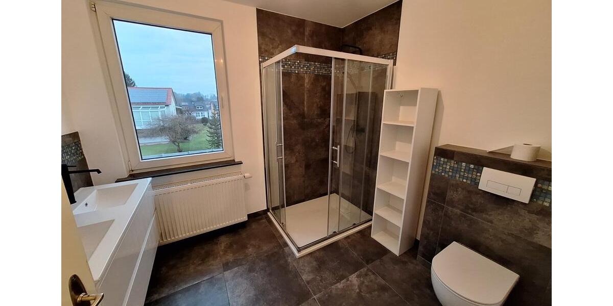 Sanierte 6-Zimmer DHH in Nieder-Eschbach mit Garage in Bestlage 6 zimmer