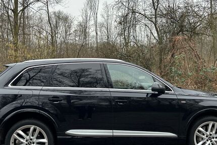 Audi Q7 99.000 km 39.900 &euro; Düsseldorf 40627