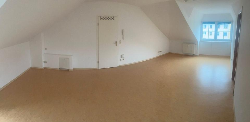 Dachgeschoßwohnung Ingolstadt Nordost - 1 Zimmer, 35 m&sup2;, 145.000&euro; | Angebot:26670207