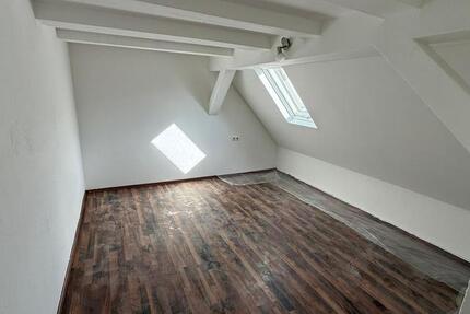 4 Zimmer Wohnung Altbau, Fenster und Heizung NEU 4 zimmer