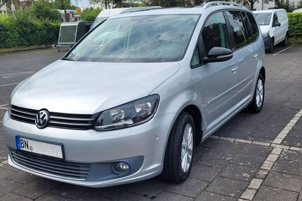 VW Touran 118.500 km 8.900 &euro; Bonn 53123