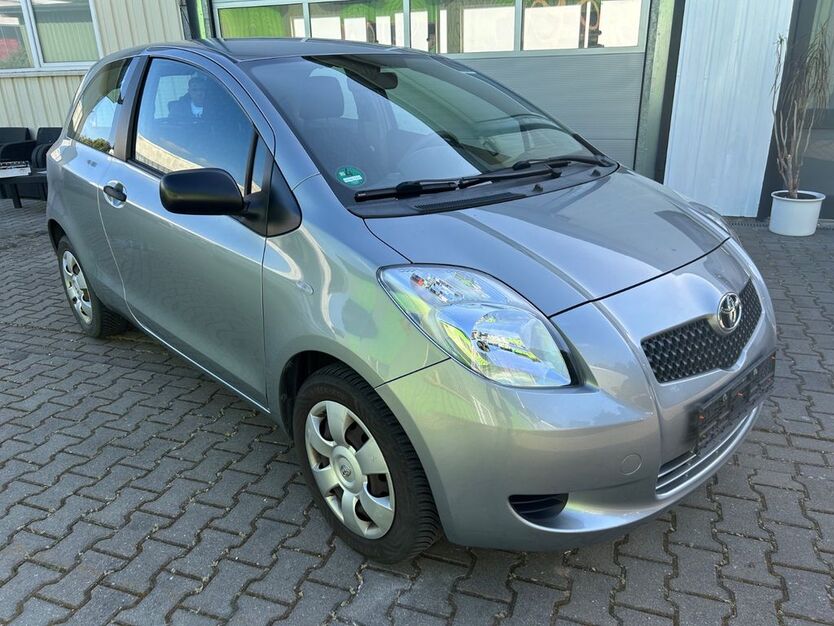 Toyota Yaris 168.000 km 2.980 € XANTEN 46509