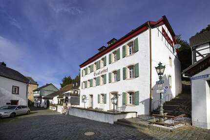 Haus Blankenheim - 12 Zimmer, 355 m&sup2;, 675.000&euro; | Angebot:26441959