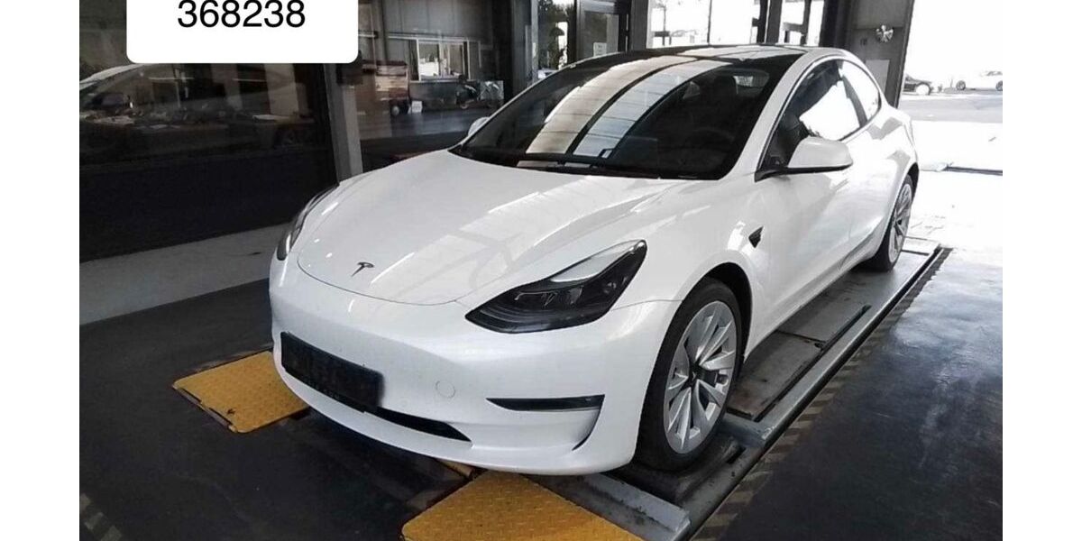 Tesla Model 3 100.000 km 24.750 &euro; Steinbach-Hallenberg OT Herges-Hallenberg 98587
