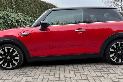 Mini Cooper SE 12.800 km 19.990 &euro; Koblenz 56072
