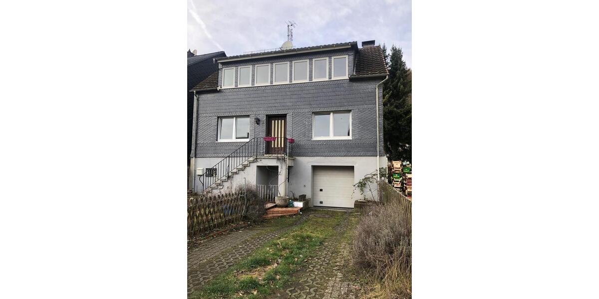 Etagenwohnung Herdorf - 8 Zimmer, 140 m&sup2;, 1.000&euro; | Angebot:25394370