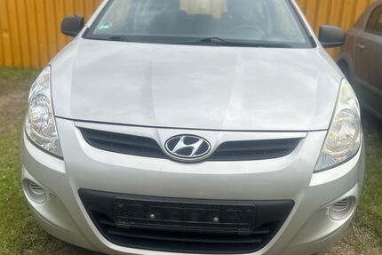 Hyundai i20 137.000 km 2.900 &euro; Lübeck 23560