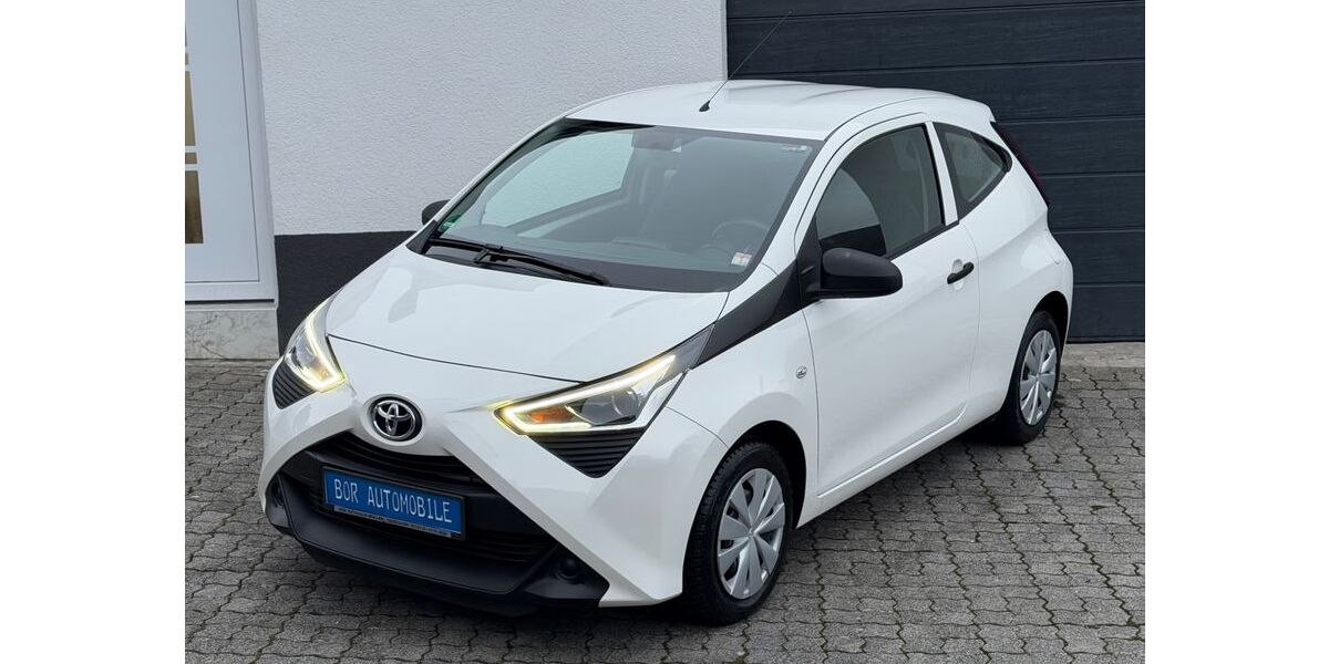 Toyota Aygo (X) 19.700 km 9.770 &euro; Burbach 57299