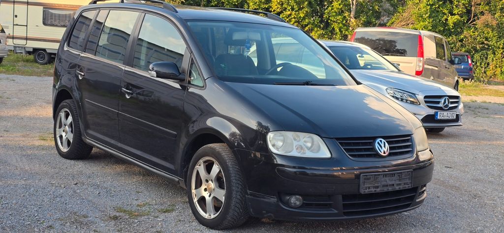 VW Touran 272.000 km 1.499 &euro; Ettlingen 76275