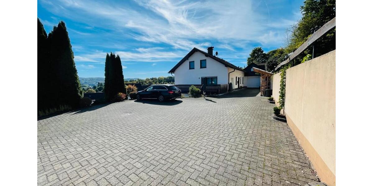 Einfamilienhaus Attendorn - 12 Zimmer, 250 m&sup2;, 485.000&euro; | Angebot:24850862