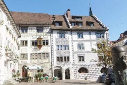 Liebevoll renovierte, möblierte Büroräume im historischen Gebäude in der Stadtmitte mit TG-Stellplatz.