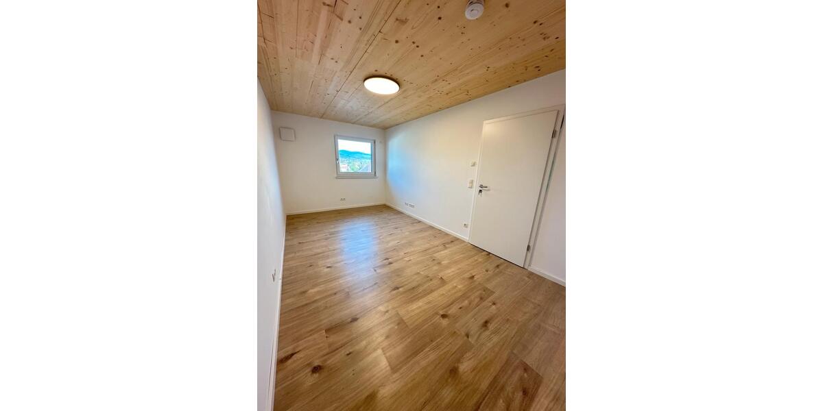 Etagenwohnung Deggendorf - 4 Zimmer, 120 m&sup2;, 1.395&euro; | Angebot:26416868