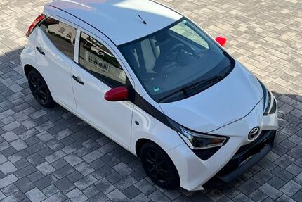Toyota Aygo (X) 112.000 km 7.399 &euro; Salzstetten 72178