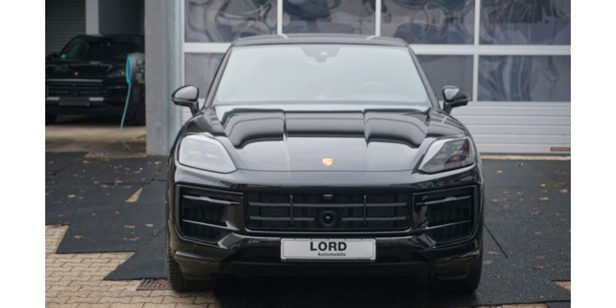 Porsche Cayenne 9.900 km 117.888 &euro; Stuttgart 70499