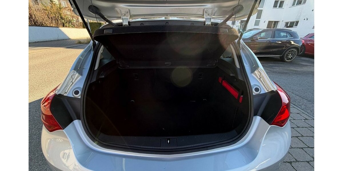 Opel Astra J 1.4 Lim. Edition SHZ PDC 100.000 km 5.990 &euro; Neckarsulm 74172