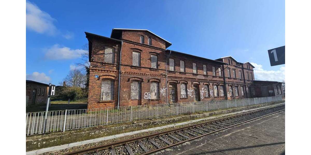 Einfamilienhaus Karow - 15 Zimmer, 920 m&sup2;, 195.000&euro; | Angebot:19967367