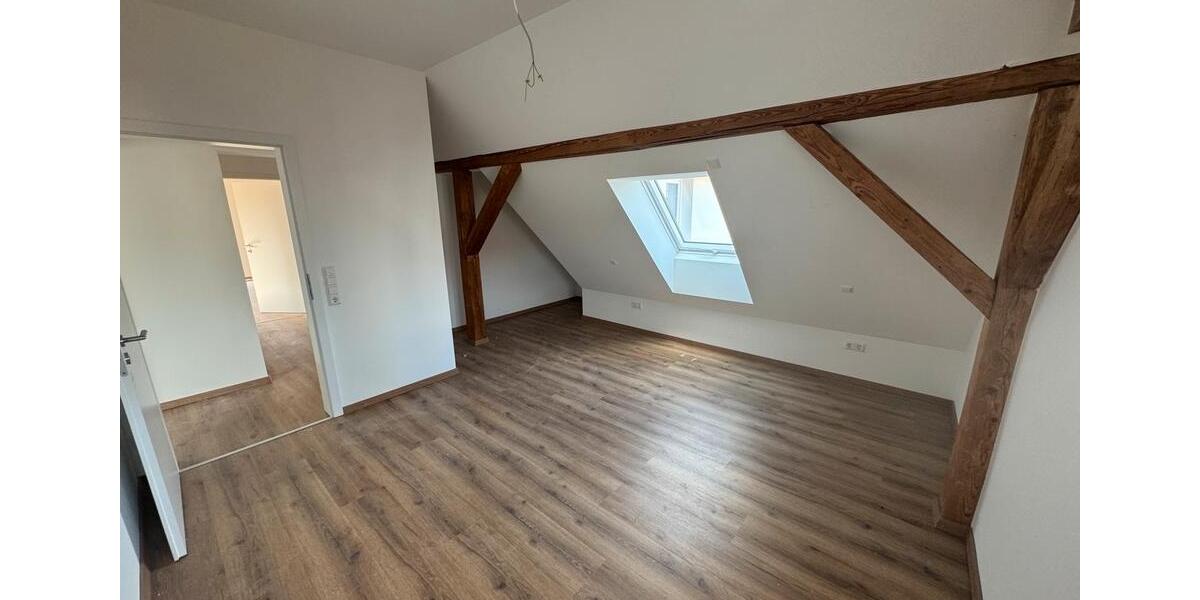 Dachgeschoßwohnung Emerkingen - 3 Zimmer, 95 m&sup2;, 950&euro; | Angebot:26697086