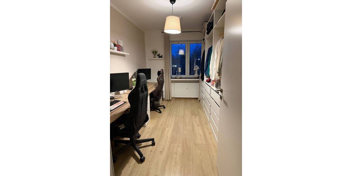 Etagenwohnung Duisburg Duissern - 3 Zimmer, 75 m&sup2;, 675&euro; | Angebot:26257318