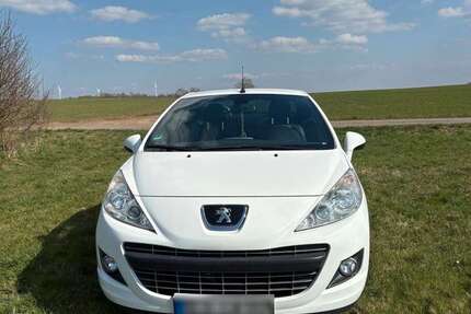 Peugeot 207 109.000 km 5.700 &euro; Steinau an der Straße 36396