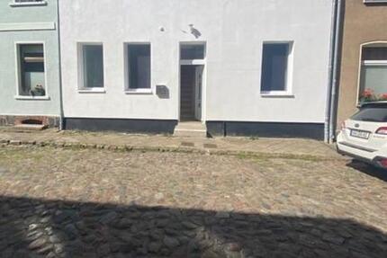 Haus Malchin - 9 Zimmer, 220 m&sup2;, 145.000&euro; | Angebot:25144901