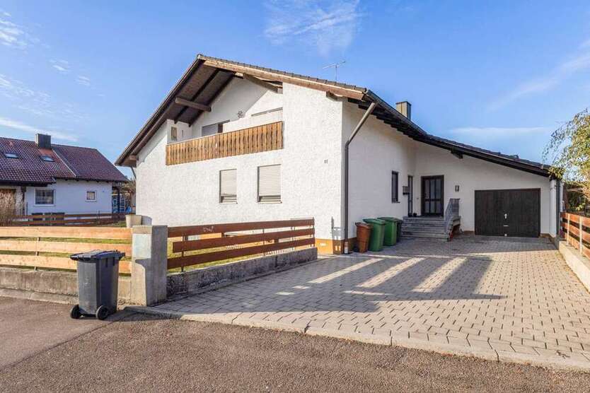 Haus zum Kaufen in Wettstetten 640.000 € 210 m²