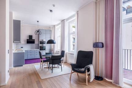 Elegant und hell: 2-Zimmer-Wohnung direkt am Köllnischen Park