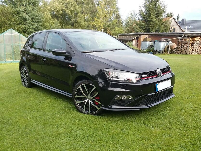 VW Polo 57.000 km 17.990 € Trieb 08239
