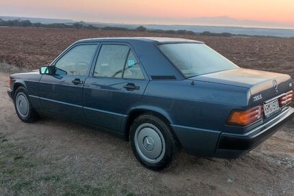 Mercedes-Benz 190 60.000 km 17.000 € munchen 81927