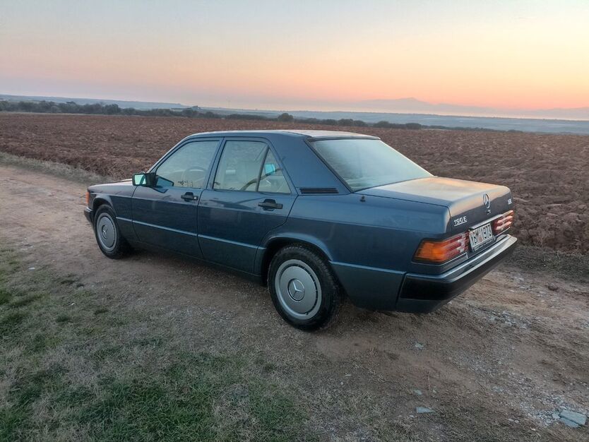 Mercedes-Benz 190 60.000 km 17.000 € munchen 81927