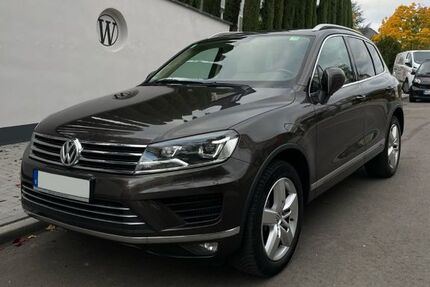 VW Touareg 109.000 km 19.990 € Wiesbaden 65187