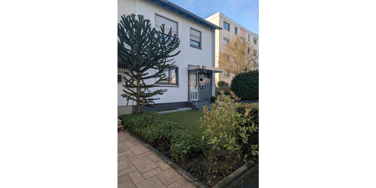 Reihenhaus Mainz Finthen - 4 Zimmer, 153 m&sup2;, 2.000&euro; | Angebot:26093136