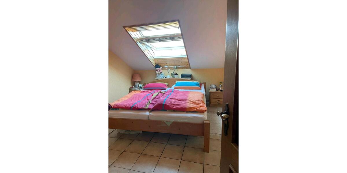 Dachgeschoßwohnung Riedstadt - 5 Zimmer, 128 m&sup2;, 1.700&euro; | Angebot:26413341