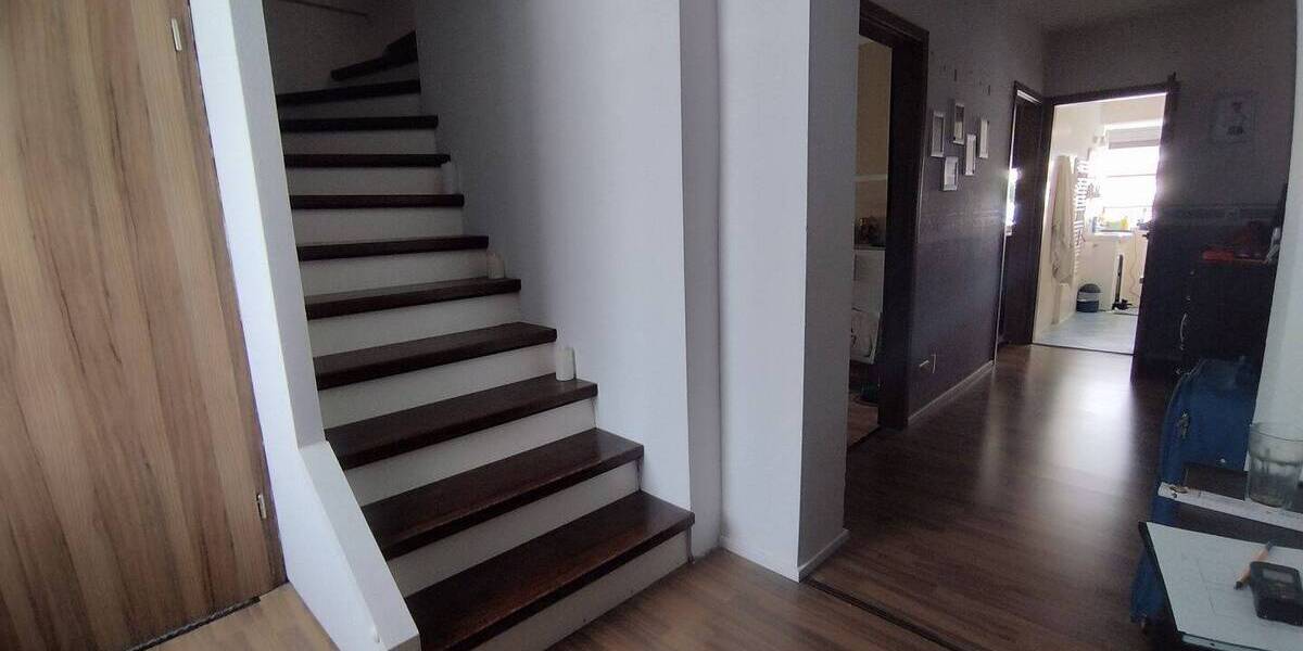 HalleSüdliche Innenstadt: Flexible Büro-Praxisfläche mit separater Wohnmöglichkeit und Garten 9 zimmer