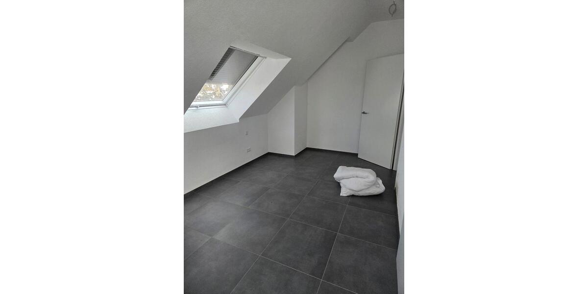 Dachgeschoßwohnung Heilbronn Horkheim - 2 Zimmer, 57 m&sup2;, 1.000&euro; | Angebot:25995957